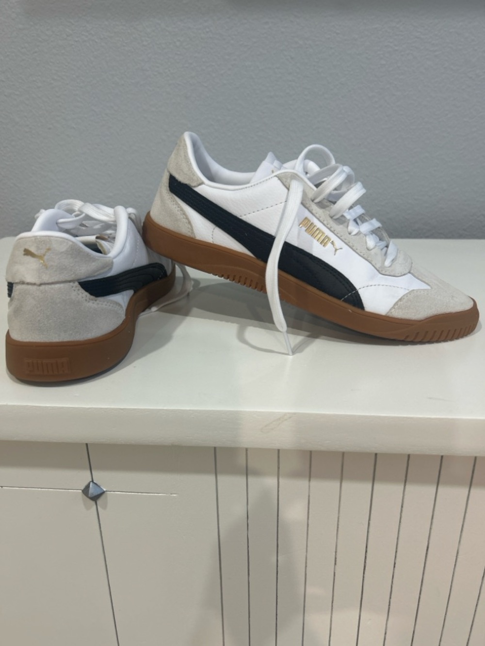 Puma Suede Classic White Black Gum Sole Sneakers Women’s Size 8 - Picture 2 of 4